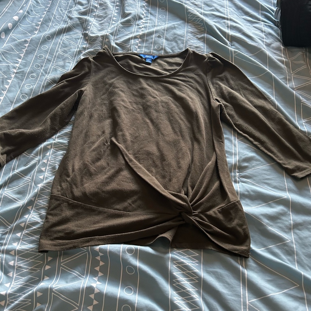 Apt. 9 Olive Green Graphic Long Sleeve Top